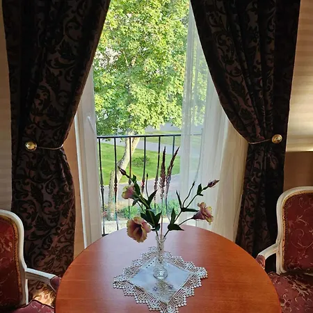 Mazoji Apartamentai *